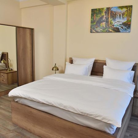 Altunyan Hotel Jerevan Exteriör bild