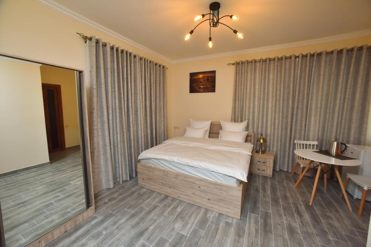 Altunyan Hotel Jerevan Exteriör bild