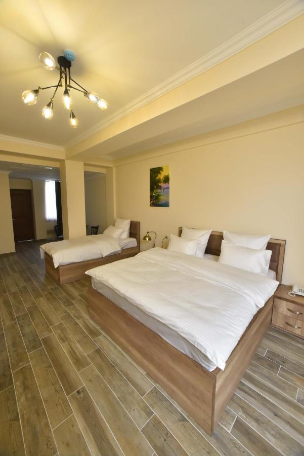 Altunyan Hotel Jerevan Exteriör bild