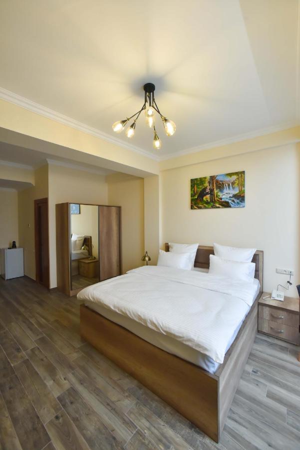 Altunyan Hotel Jerevan Exteriör bild